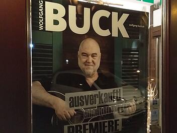 Ausverkauft war die Premiere von Wolfgang Bucks neuem Programm im "Schwarzen Bären" in beiersdorf.Foto: Jochen Berger