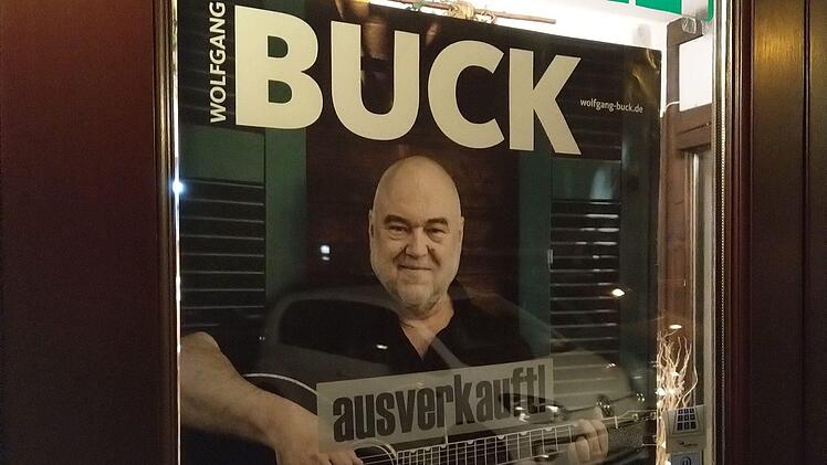 Ausverkauft war die Premiere von Wolfgang Bucks neuem Programm im "Schwarzen Bären" in beiersdorf.Foto: Jochen Berger