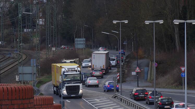 nadelöhr Weichengereuth: Coburgs Grüne kritisieren die Streckenführung zum geplanten neuen Logistikzentrum der Firma Brose, die vom Weichengereuth aus über die Frankenbrücke und die Uferstraße führen solle.Foto: Archiv/Jochen Berger