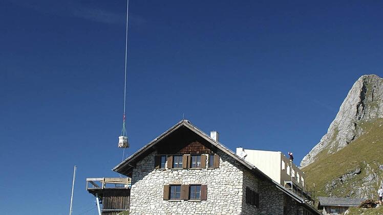 Hubschraubereinsatz: Baumaßnahme Bad Kissinger Hütte am Aggenstein