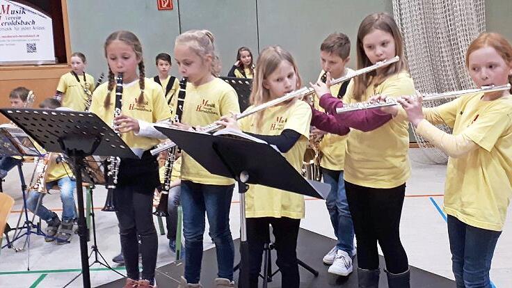 Engagiert präsentierten die Kinder ihr Können.