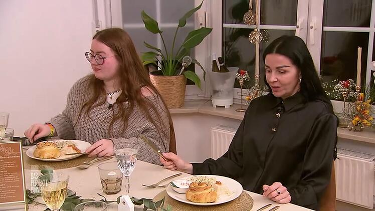 Stasya war nach der Vorspeise schon satt, jetzt kommt auch noch der deftige Hauptgang.