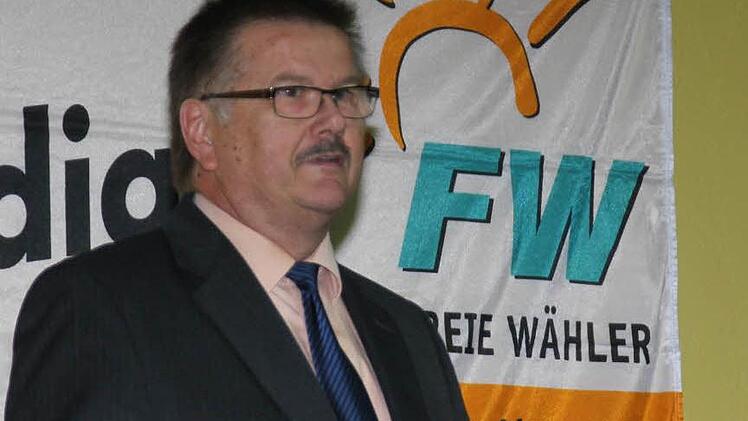FW-Ortsvorsitzender Dieter Walther blickte auf die vergangenen 25 Jahre der FW Presseck zurück. Foto: Klaus Klaschka