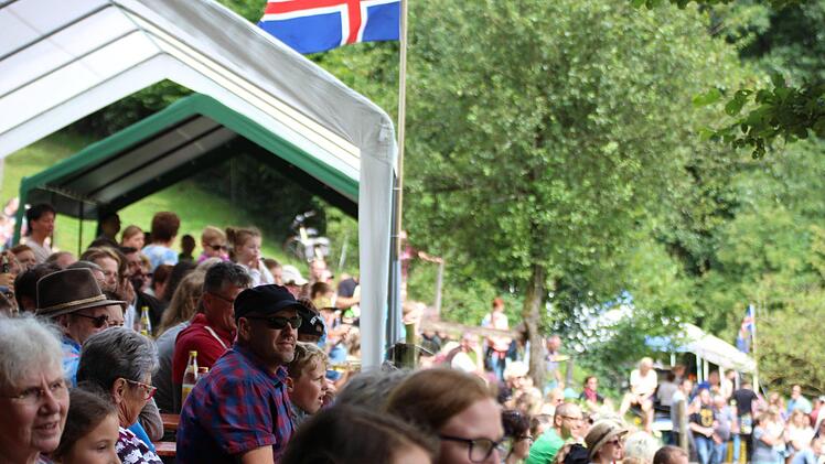 Aufführung der jungen Islandpferde-Reiter vom Altenberg in Oberbach im Jahr 2017.  Foto: Sebastian Schmitt