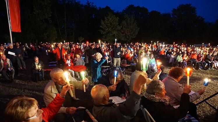Stimmungsvoll war es bei der Vigilfeier am Vorabend zum Hochfest Mariä Himmelfahrt auf dem Maria Ehrenberg. Marion Eckert
