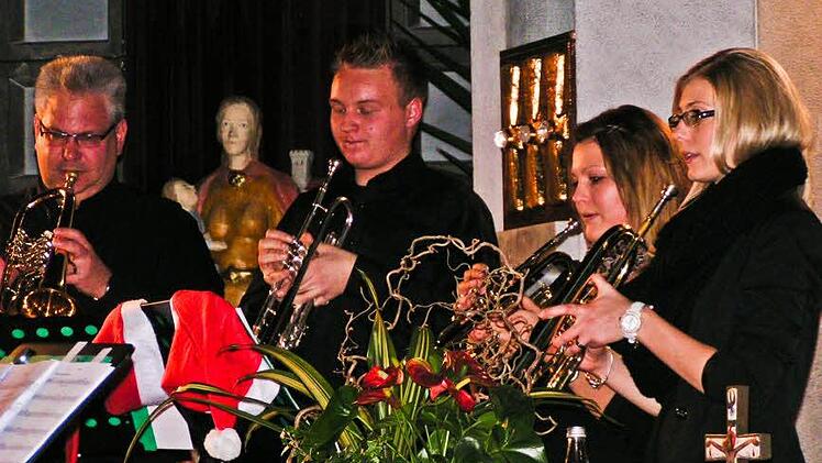 Die Weilersbacher Musiker bescherten ihrem Publikum einige schöne Stunden. Fotos: Amon