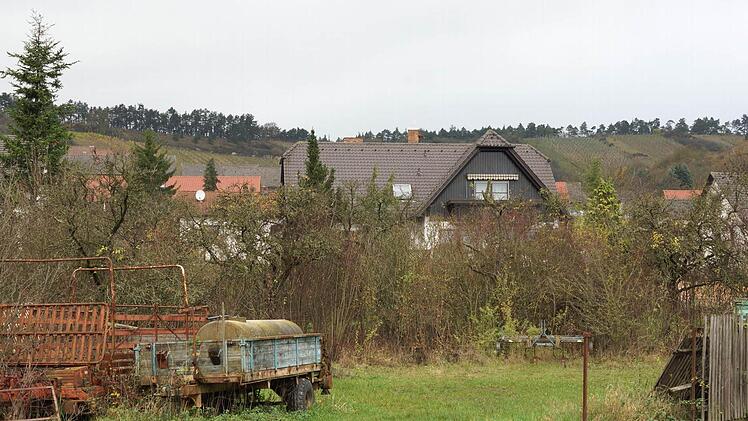 Auf diesem Gelände am Ofenthaler Weg sollen neue Wohnungen entstehen. Foto: Arkadius Guzy