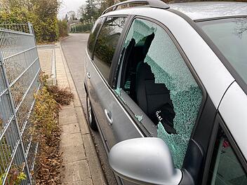 80-Jährige wird auf Friedhofs-Parkplatz in Coburg bestohlen