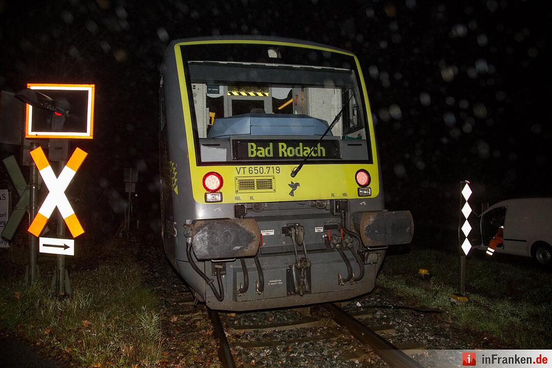 Kollision an Bahnübergang in Coburg