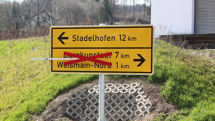 Die neue Umgehungsstraße von Weismain ist in einem Teilstück gesperrt.  Foto: Jürgen Gärtner