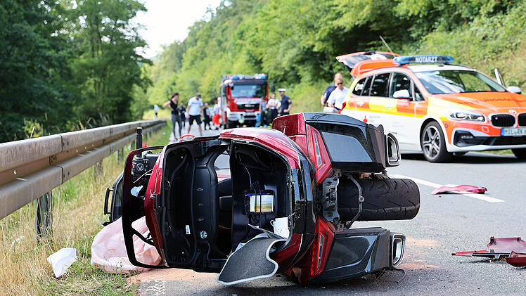 Motorradfahrer stirbt bei Frontalzusammensto&szlig;