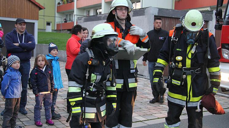 Bei der Großübung überzeugten sich viele Zaungäste vom Können der Rettungskräfte. Foto: Sonja Adam