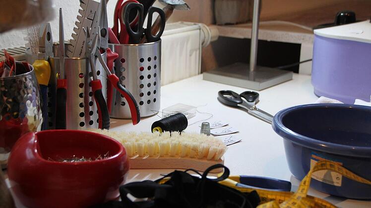 Ein Blick auf den Arbeitstisch... Foto: Ulrike Müller