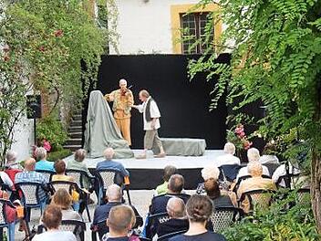 Die beiden Akteure des Stücks, Boguslaw Lewandowski mit Geige und Jan Burdinski als "Taugenichts"  Foto: Reinhard Löwisch
