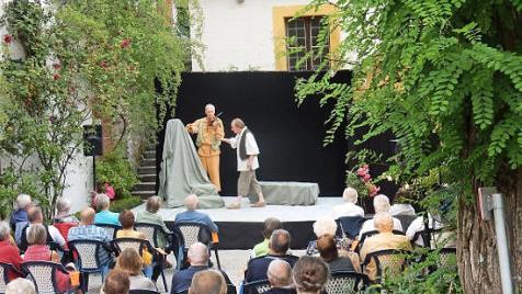 Die beiden Akteure des Stücks, Boguslaw Lewandowski mit Geige und Jan Burdinski als "Taugenichts"  Foto: Reinhard Löwisch