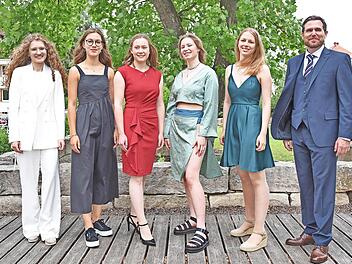 Die Jahrgangsbesten (v.l.): Pauline Meyer, Marie Henniger, Annika Kerßen-Fischer, Luisa Uahl und Maren Kupfer