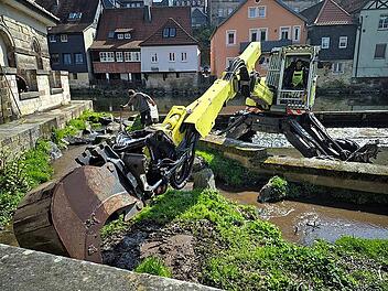 Warum ein Monster-Bagger im Flussbett der Ha&szlig;lach w&uuml;hlt