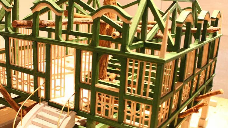 Modelle für die Lindenausstellung (hier ein Modell von Peesten) sind auch schon eingetroffen.