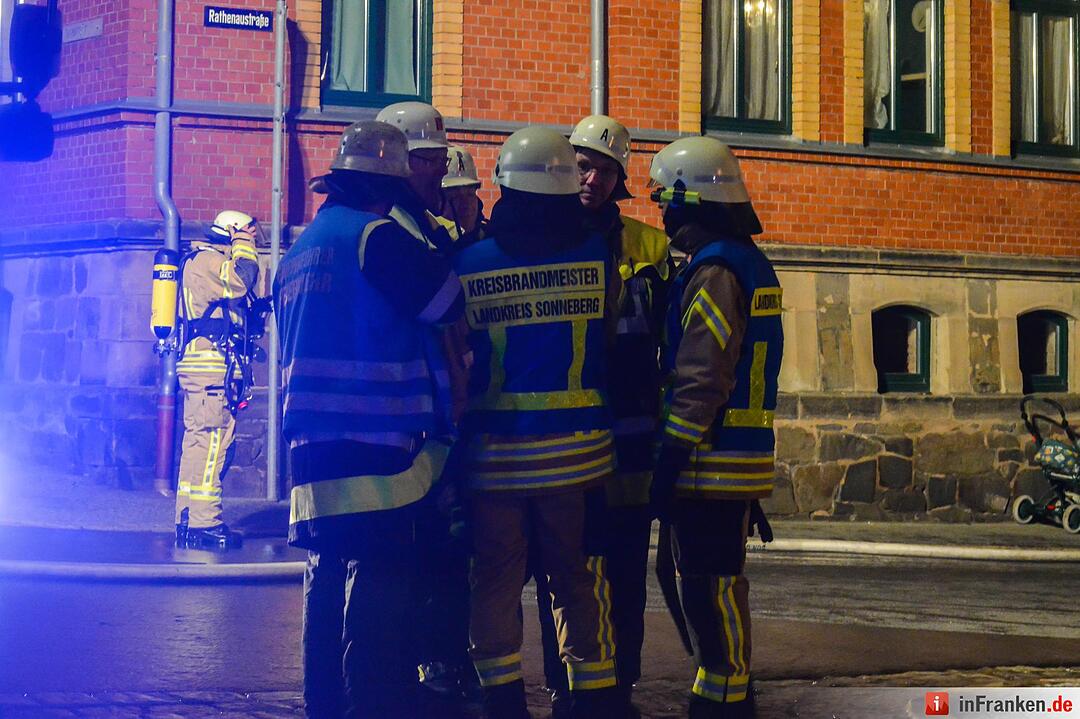 Mehrfamilienhaus in Sonneberg brennt