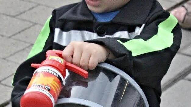 Aber hallo! Wenn ich groß bin, geh ich zur Feuerwehr. Moment, ich bin ja schon groß, wann ist der erste Einsatz?