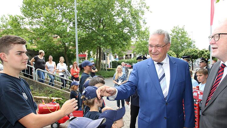 Impressionen vom Blaulichtempfang mit Minister Joachim Herrmann in Rödental. Foto: Michael Stelzner