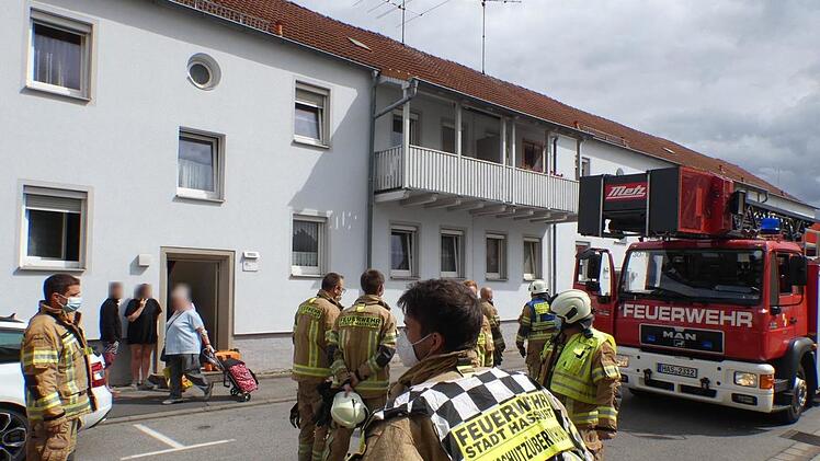 Die Einsatzkräfte der Haßfurter Feuerwehr wurden am Montagnachmittag zu einem Küchenbrand in die Straße "Langer Rain" gerufen. Foto: Christian Licha