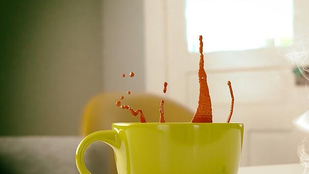 Symbolbild: Kaffee und Zigarette