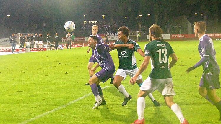 Eintracht Bamberg: Pyro-Eklat führt fast zu Spielabbruch - "In sieben Jahren noch nicht erlebt"