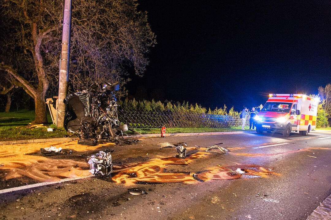 Landkreis Sonneberg: Fünf junge Menschen bei Frontalcrash schwer verletzt