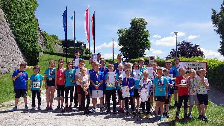 Die Teilnehmer des Kinder- und Jugendlaufs.  Foto: Heike Schülein