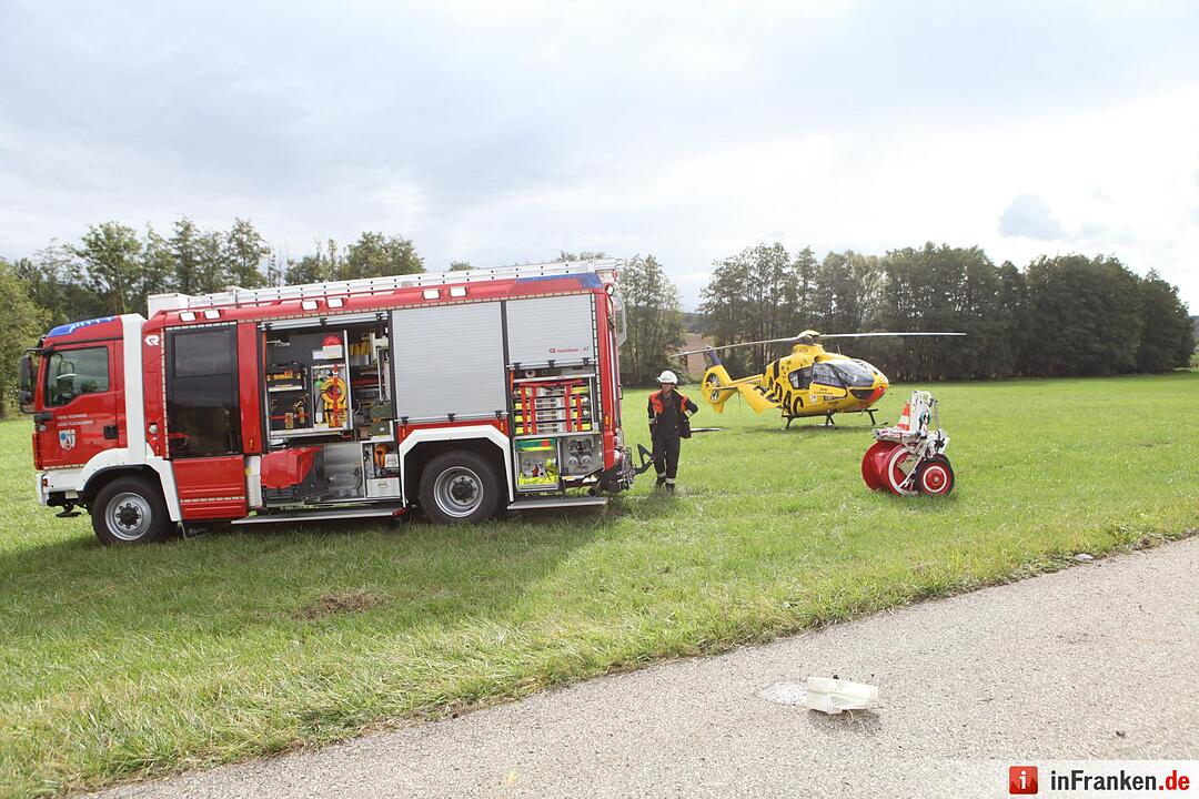Pkw landet bei Kemmathen auf dem Dach