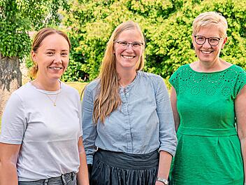 Lisa Fuchs (Mitte) &uuml;bernimmt die Leitung im Kindergarten Wonsees. Mit im Bild Lisa Eckart und Bettina Roder von der Die Kita gGmbH.Kristin Schr&ouml;der/Diakonisches Werk