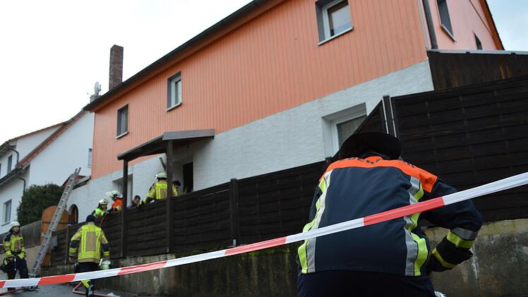 Die Forchheimer und Burker Feuerwehr war mit 50 Leuten im Einsatz. Foto: Ronald Heck