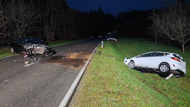 Frontal-Crash auf B22