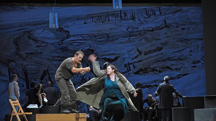 Szene aus Bellinis "Norma" am Landestheater Coburg.Foto: Andrea Kremper