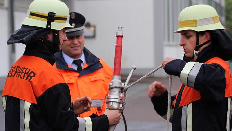 Leistungsprüfung der Feuerwehren aus Oberbach und Wildflecken. Foto: Sebastian Schmitt-Matthea