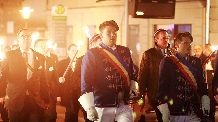 Impressionen vom CC-Fackelzug und er Mahnstunde auf dem Coburger Markt.Foto: Jochen Berger