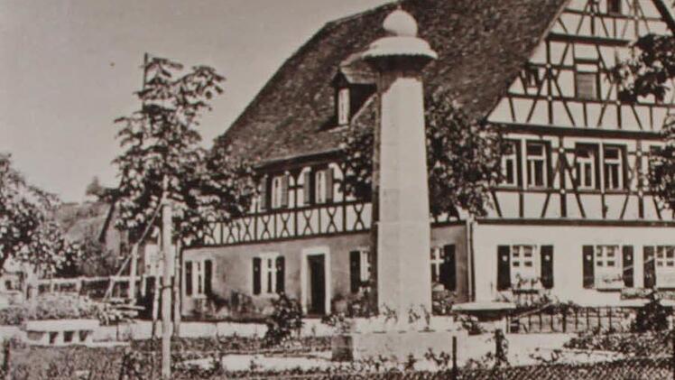 Ehemaliges Schulhaus am Markt 1930. Repro: Carmen Schwind