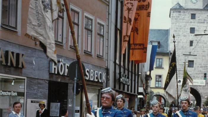 Einzug der Präsidierenden zum Pfingstkongress 1981 durch die Spitalgasse.  Foto: Archiv Klaus Wöhner