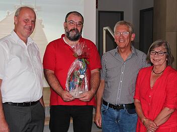Auch Höchstadts Bürgermeister Gerald Brehm (links) kam zur Verabschiedung von Günther Dalles. Rechts Rektor Michael Ulbrich und Beate Henke-Glab Foto: Johanna Blum