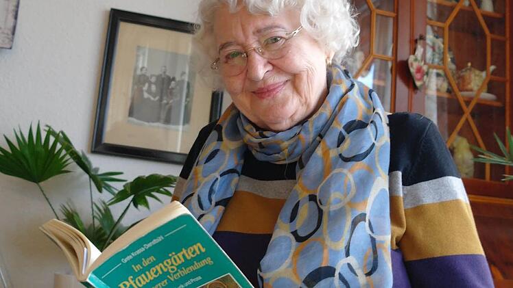 Grete Krassa-Dienstbühl pflegt seit 70 Jahren den deutschen Sprachenreichtum. Am Freitag, 4. November, liest sie aus ihrem Werk in der Galerie "Form & Farbe" in Bad Brückenau.  Foto: Stephanie Elm