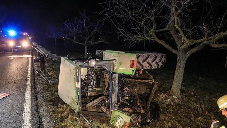 Bei Grettstadt kam es am Dienstagnachmittag zu einem schweren Unfall mit Traktor. Foto: NEWS5 / Merzbach