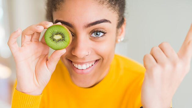 Kiwi essen, Kiwi, Obst, Frucht