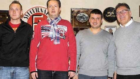 Die Schiedsrichtergruppe Kulmbach hat eine neue Führung. Von links: Lehrwart Dominik Haas, stellvertretender Obmann Marco Wolf, Obmann Udo Konstantopoulos und Bezirksschiedsrichterobmann Siegfried Brehm.  Foto: Christopher Schramm