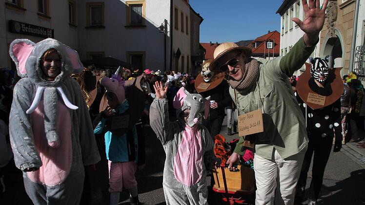 Marktplatztreiben in Stadtsteinach Foto: Jürgen Gärtner