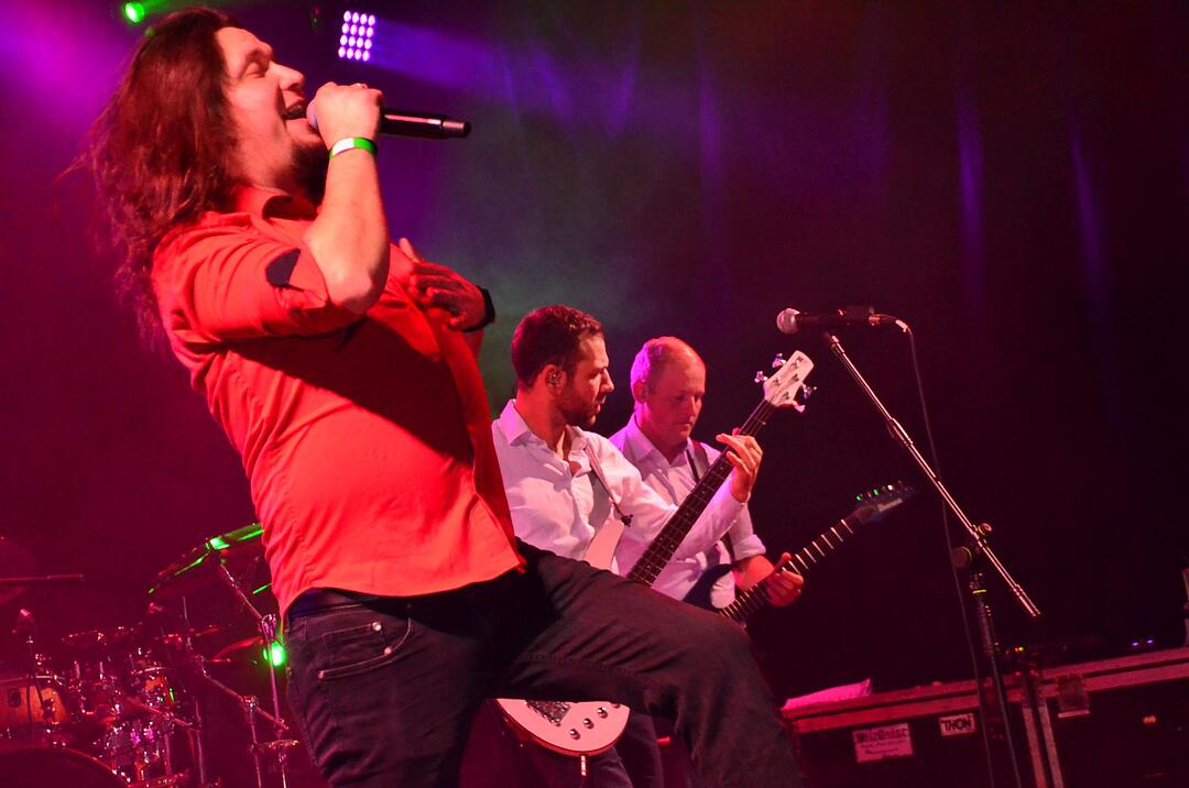 Mit ALLSTAR live auf der B&uuml;hne und Ph&auml;t J&auml;nnys H&ouml;use als Vorband!