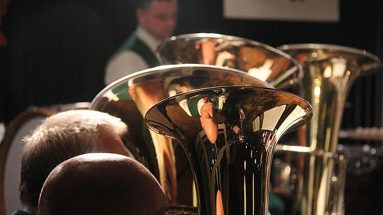 Herbstkonzert der Stadtkapelle Hammelburg in der Aula des Frobnius-Gymnasiums mit vielen musikalischen Facetten.