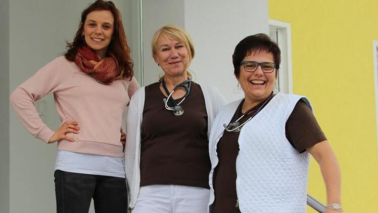 Drei der vier Ärztinnen, die auf eine Zusammenarbeit setzen. Foto: Anna-Lena Deuerling
