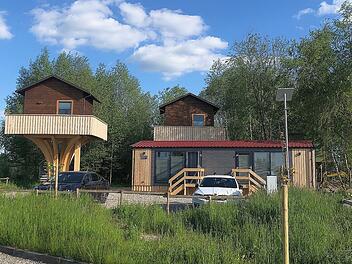 Außergewöhnliche Übernachtungsmöglichkeit - das Baumhaushotel Erkheim im Landkreis Unterallgäu/Schwaben
