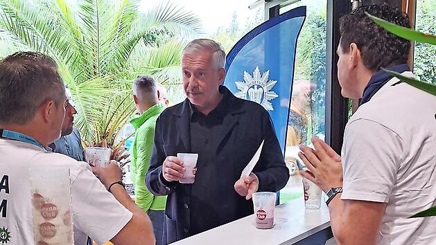 Der Gesundheitstag, bei dem auch Gaststar und Starkoch Alexander Herrmann Rede und Antwort gestanden hat, bot eine ideale Plattform, um dienststellen&uuml;bergreifende Kontakte zu kn&uuml;pfen.